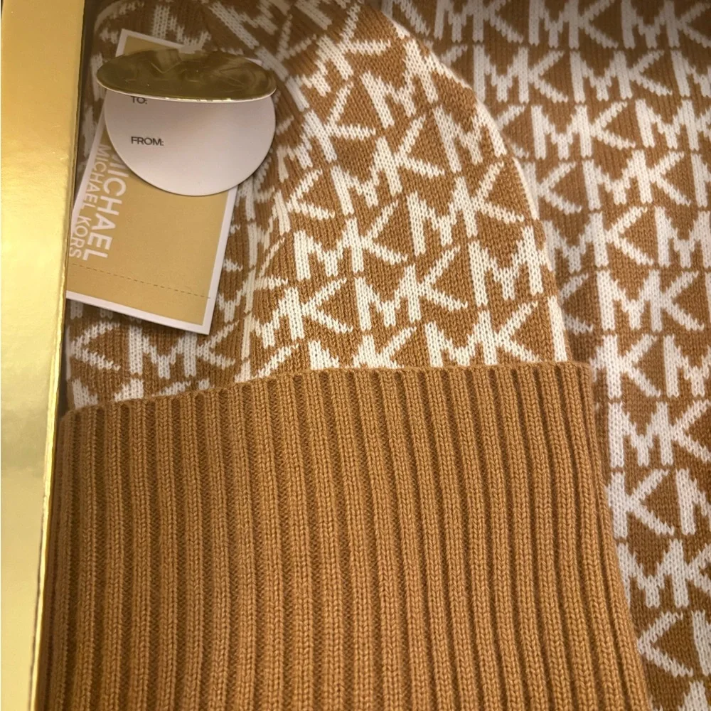 NEW Michael Kors Tan Hat, Scarf, and Glove Set